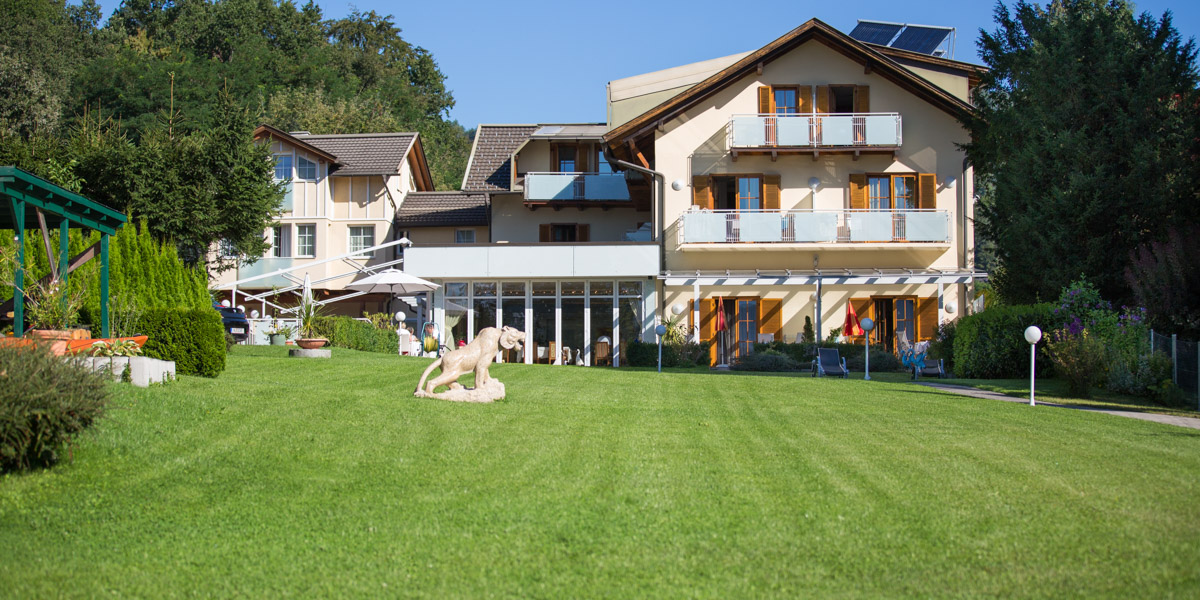 Seehotel Paulitsch, Ansicht vom Park - Foto © Helmut Bolesch