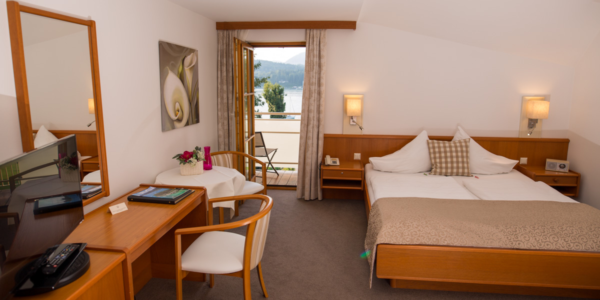 Seehotel Paulitsch, Blick zum Park - Foto © Helmut Bolesch